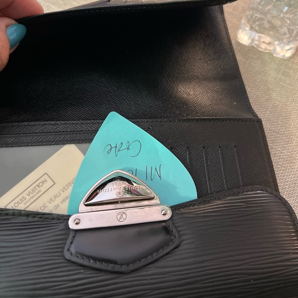 Louis Vuitton trifold Epi wallet - Picture 7 of 9